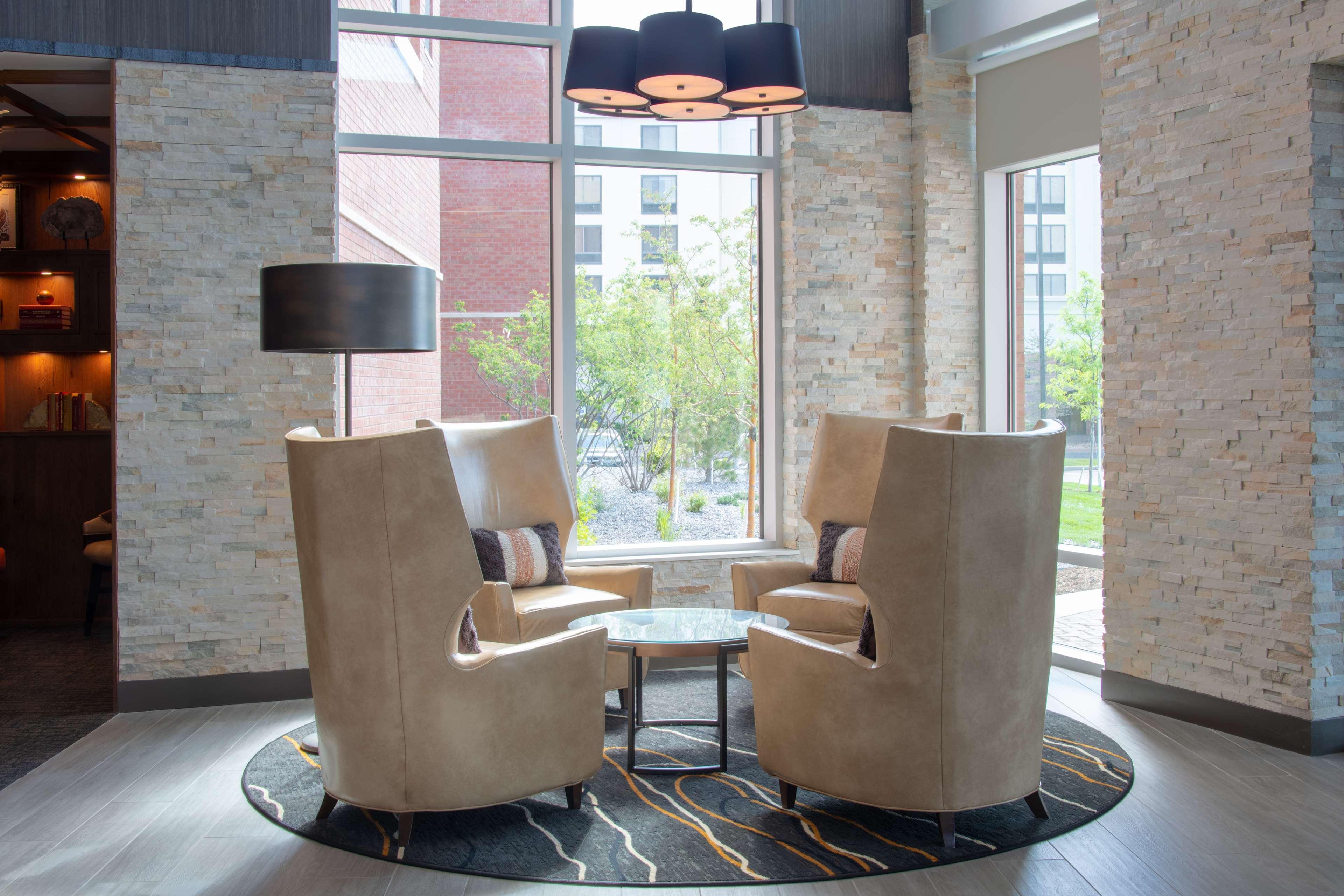 Hyatt Place Denver 3*